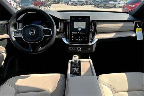 2025 Volvo XC90 Plug-In Hybrid T8 Plus 6-Seater