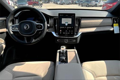 2025 Volvo XC90 Plug-In Hybrid T8 Plus 6-Seater