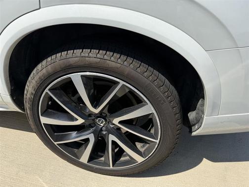 2021 Volvo XC90 T6 Momentum 7 Passenger