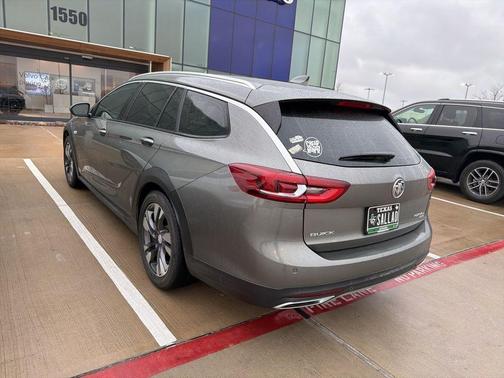 2018 Buick Regal TourX Essence