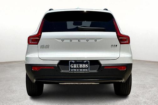 2026 Volvo XC40 B5 Plus