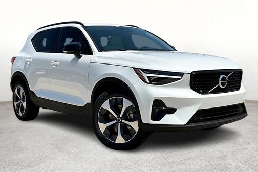2026 Volvo XC40 B5 Plus