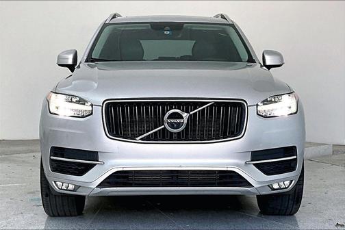 2017 Volvo XC90 T6 Momentum