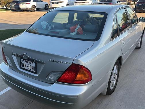 2001 Toyota Avalon XLS