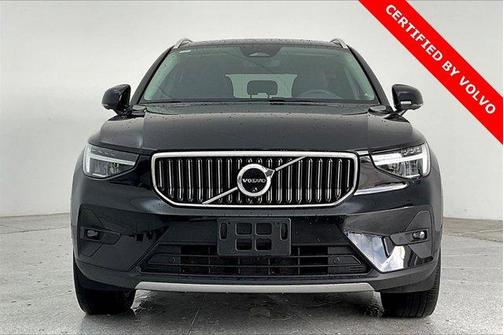 2024 Volvo XC40 B5 Plus Bright Theme