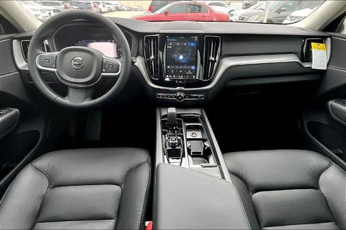 2025 Volvo XC60 B5 Core