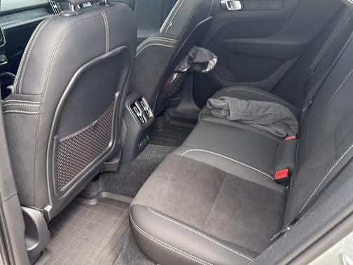 2024 Volvo C40 Recharge Pure Electric Twin Plus