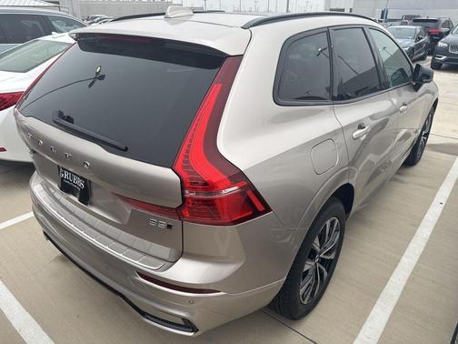 2025 Volvo XC60 B5 Core