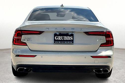 2020 Volvo S60 T5 Momentum