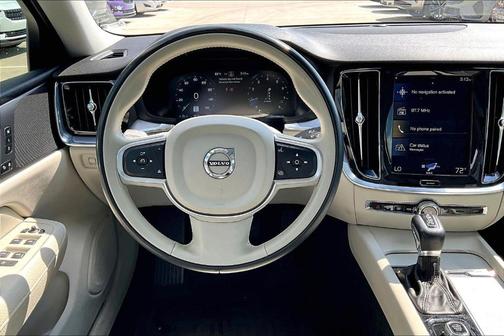 2020 Volvo S60 T5 Momentum