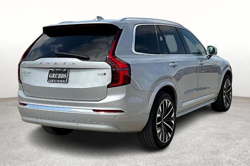2025 Volvo XC90 B5 Core