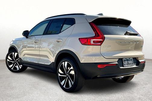 2026 Volvo XC40 B5 Ultra