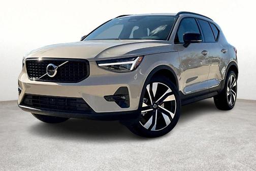 2026 Volvo XC40 B5 Ultra