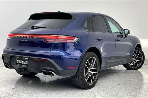 2023 Porsche Macan Base