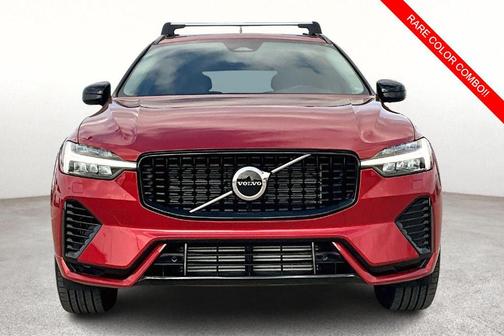 2024 Volvo XC60 Recharge Plug-In Hybrid T8 Core Dark Theme