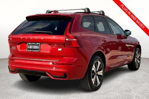 2024 Volvo XC60 Recharge Plug-In Hybrid T8 Core Dark Theme