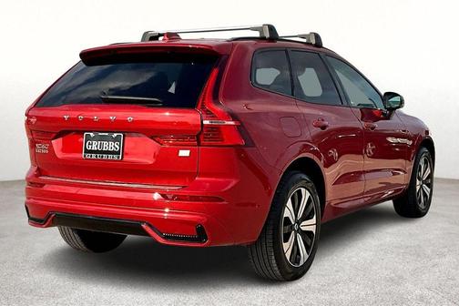 2024 Volvo XC60 Recharge Plug-In Hybrid T8 Core Dark Theme