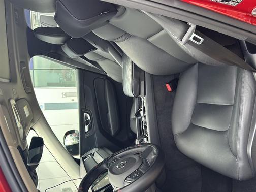 2024 Volvo XC60 Recharge Plug-In Hybrid T8 Core Dark Theme