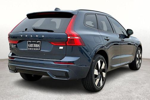 2024 Volvo XC60 Recharge Plug-In Hybrid T8 Plus Dark Theme