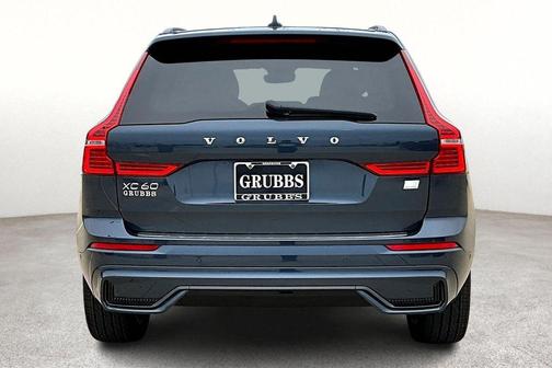 2024 Volvo XC60 Recharge Plug-In Hybrid T8 Plus Dark Theme