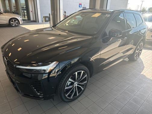 2025 Volvo XC60 B5 Plus