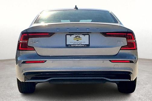 2024 Volvo S60 B5 Plus Dark Theme