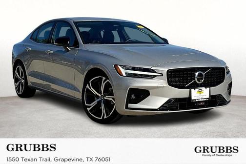 2024 Volvo S60 B5 Plus Dark Theme