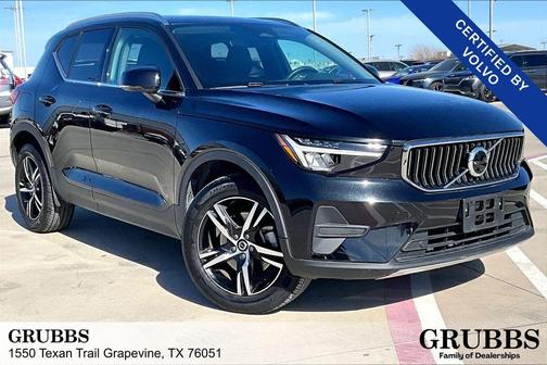 2025 Volvo XC40 B5 Core Bright Theme