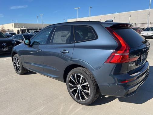 2025 Volvo XC60 B5 Plus