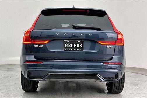 2025 Volvo XC60 B5 Ultra