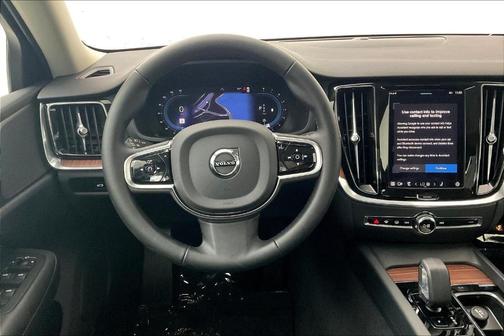 2025 Volvo S60 B5 Plus