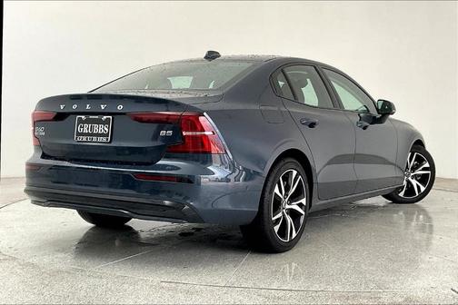 2025 Volvo S60 B5 Plus