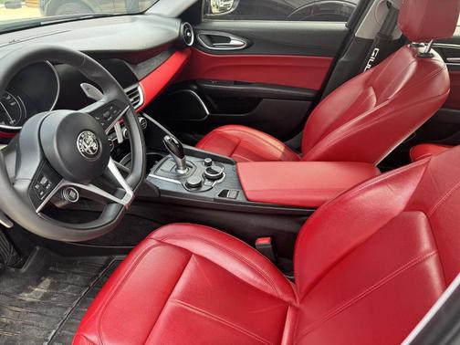 2019 Alfa Romeo Giulia Base
