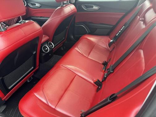 2019 Alfa Romeo Giulia Base