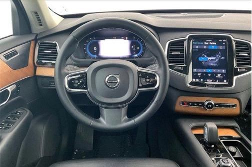 2023 Volvo XC90 B6 Plus 7-Seater