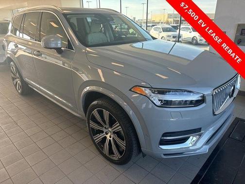 2025 Volvo XC90 Plug-In Hybrid T8 Plus 7-Seater