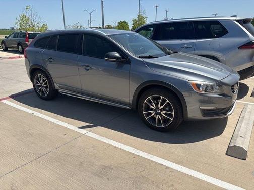 2016 Volvo V60 Cross Country T5