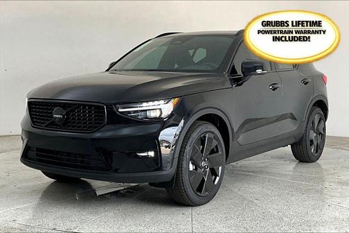 Ultra Black 2026 Volvo XC40 B5 Ultra Black Edition