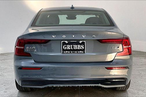 2024 Volvo S60 B5 Plus Dark Theme