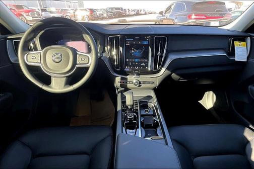 2025 Volvo XC60 B5 Core