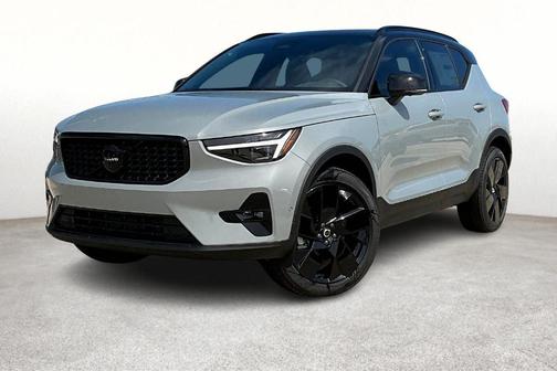 2026 Volvo XC40 B5 Ultra Black Edition