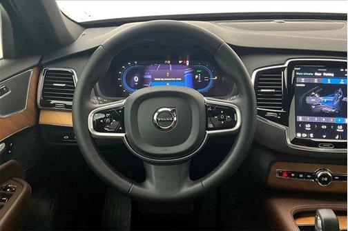 2023 Volvo XC90 Recharge Plug-In Hybrid T8 Plus Dark Theme 7 Passenger