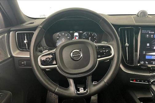 2018 Volvo XC60 T6 R-Design