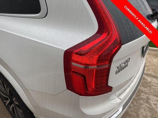 2025 Volvo XC90 Plug-In Hybrid T8 Plus 7-Seater