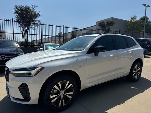 2025 Volvo XC60 Plug-In Hybrid T8 Core