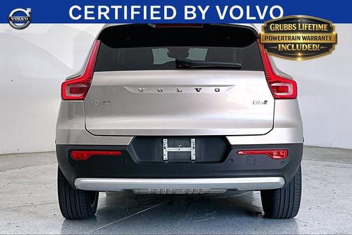 Champagne 2023 Volvo XC40 B5 Plus Bright Theme