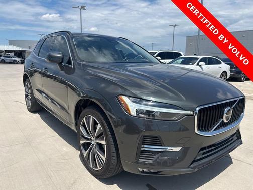 2022 Volvo XC60 B5 Momentum