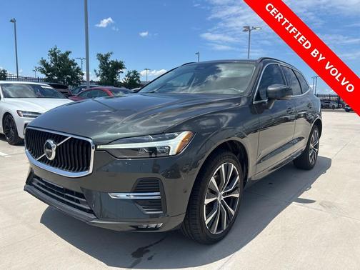 2022 Volvo XC60 B5 Momentum