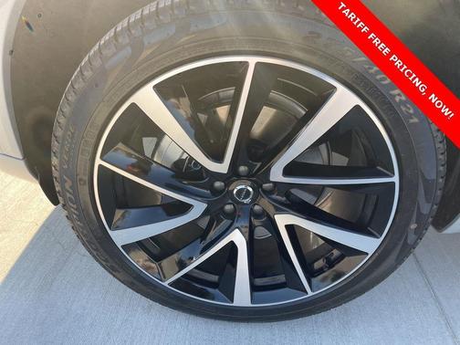 2025 Volvo XC90 B6 Plus 7-Seater