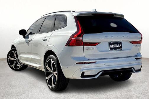 2025 Volvo XC60 B5 Ultra